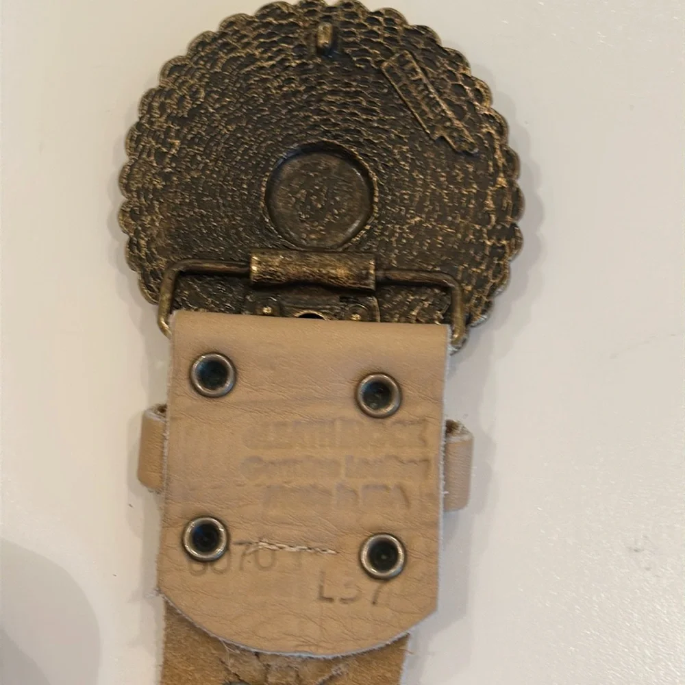 New LEATHEROCK Beaded Tan Leather Belt. Size L37.